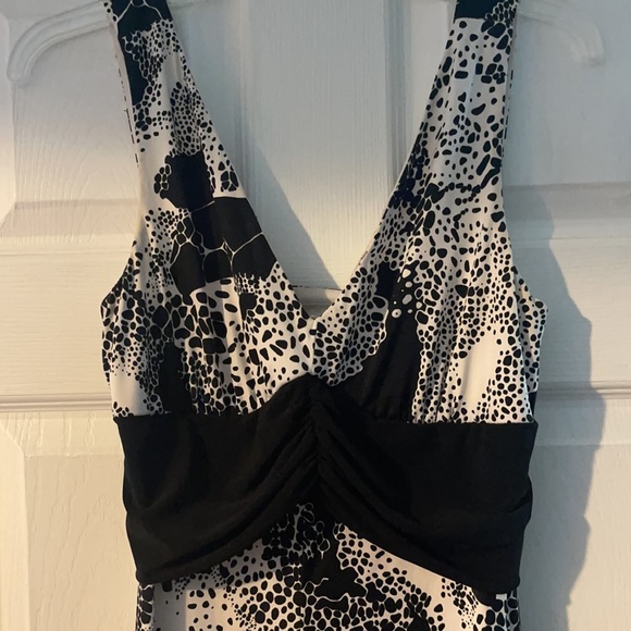 Yummmy quality dress - Picture 2 of 4